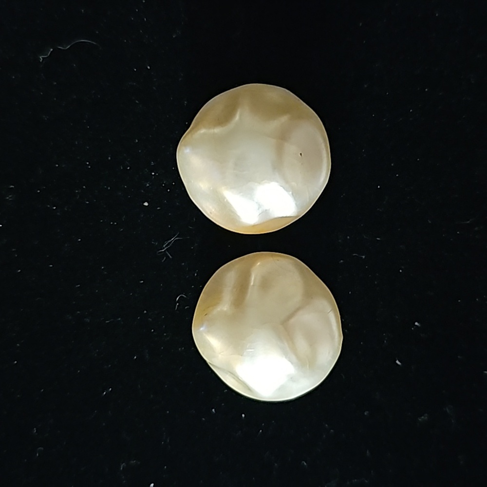 Vintage Pearl Clip On Earrings Singed Hong Kong🍀2